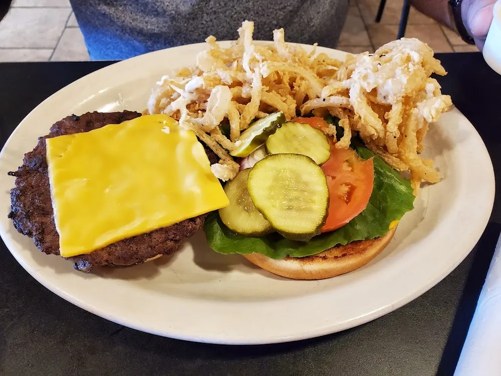 Cheeseburger w Onion Fries